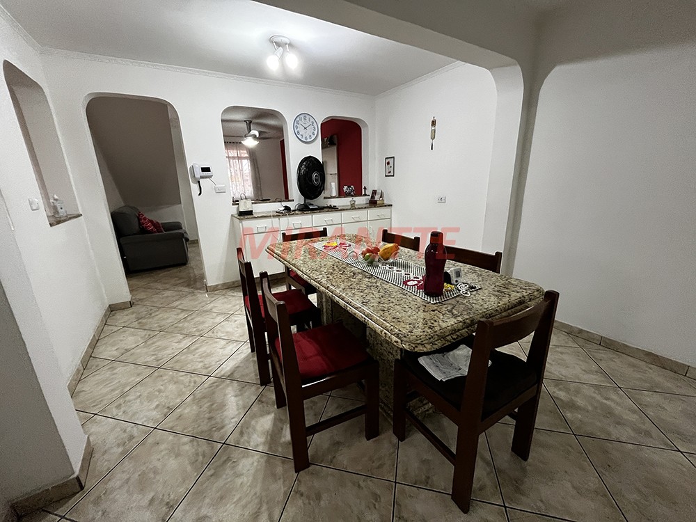 Sobrado de 195m² com 4 quartos em Vila Nova Cachoeirinha