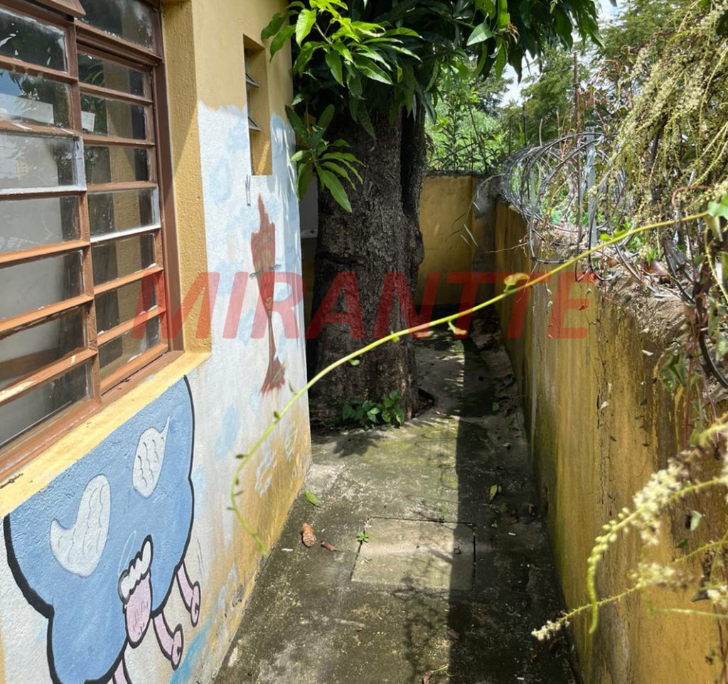 Sobrado de 320m² com 10 quartos em Limão