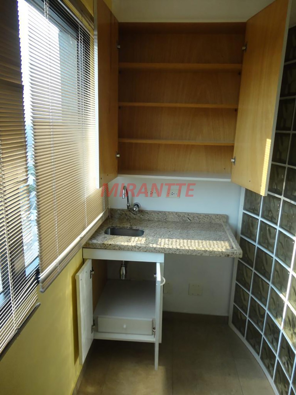 Conjunto comercial de 77m² em Lapa