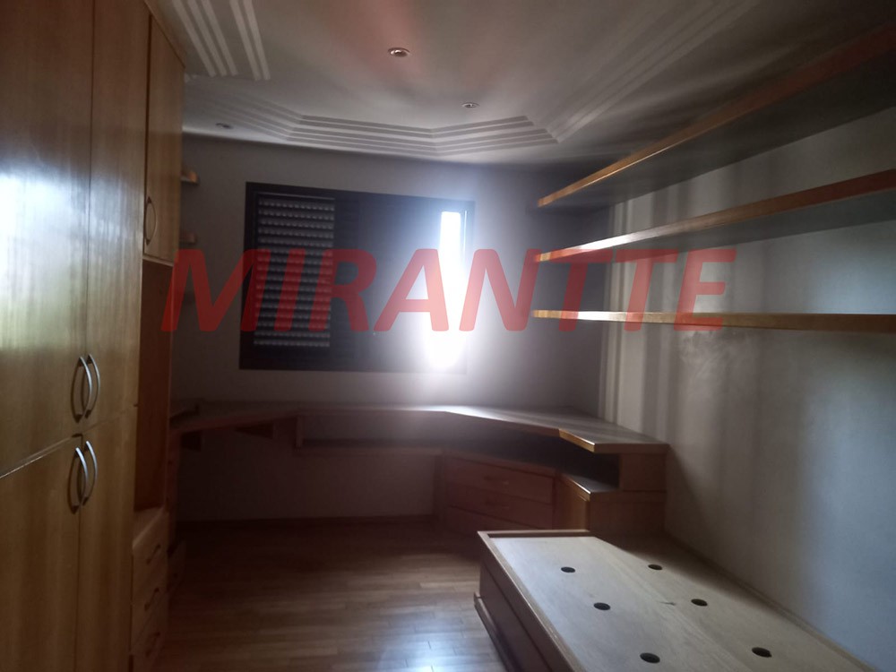 Apartamento de 240m² com 4 quartos em Água Fria