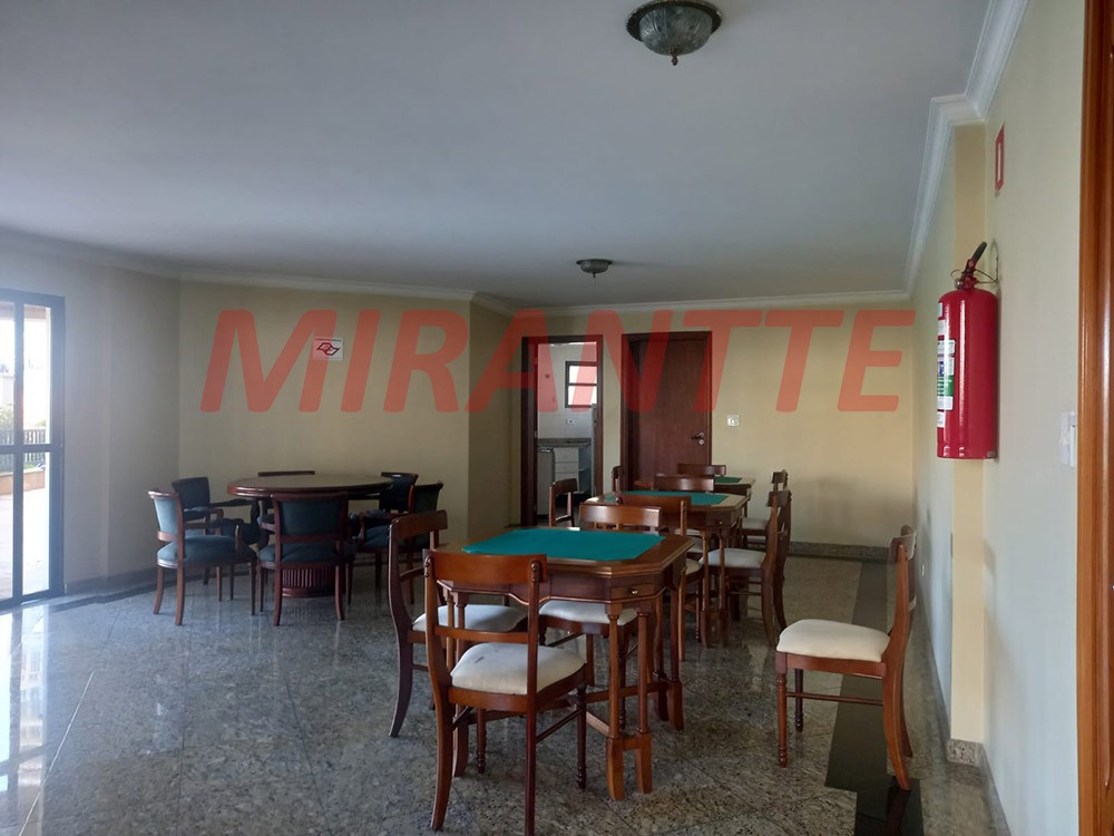 Apartamento de 240m² com 4 quartos em Água Fria