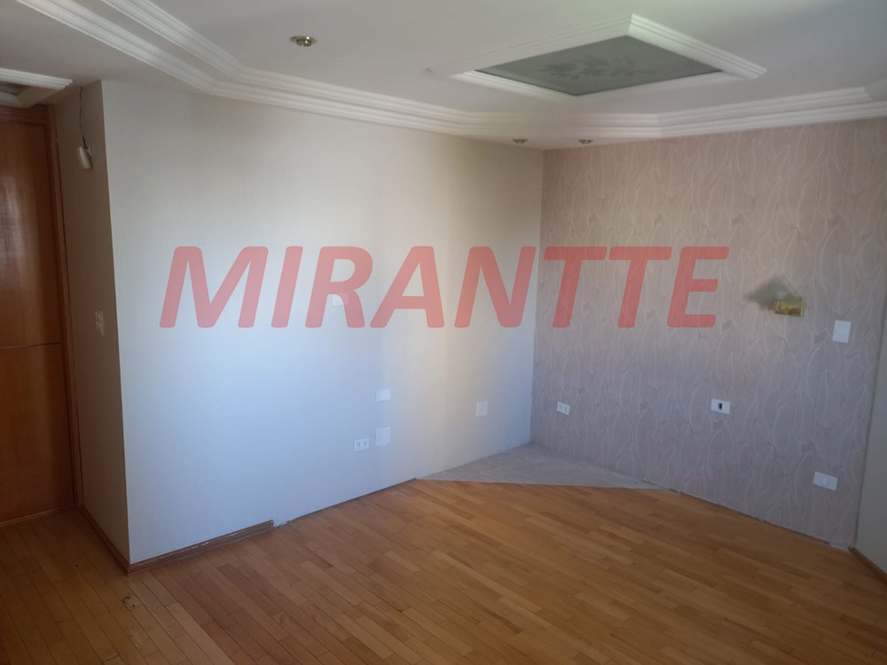 Apartamento de 240m² com 4 quartos em Água Fria