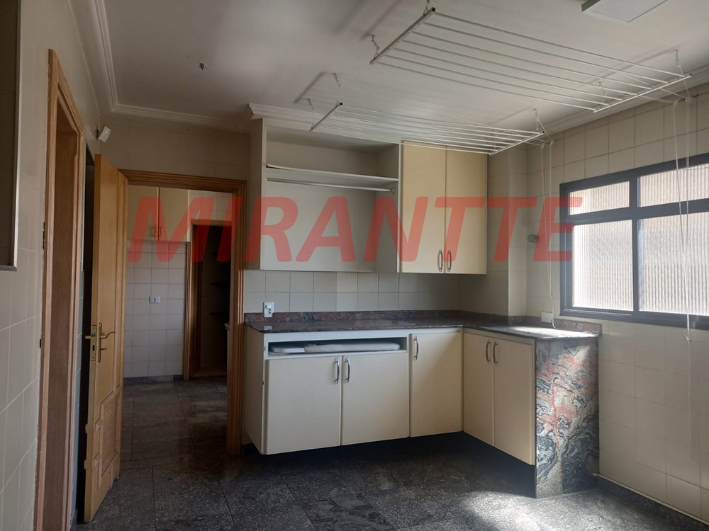 Apartamento de 240m² com 4 quartos em Água Fria