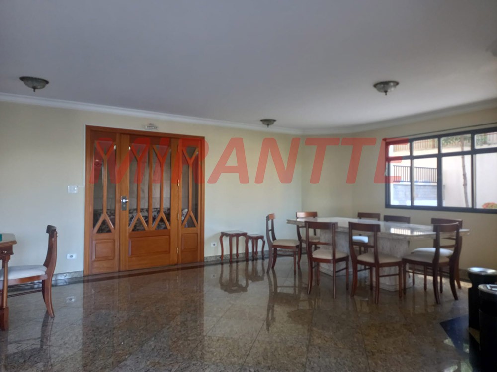 Apartamento de 240m² com 4 quartos em Água Fria