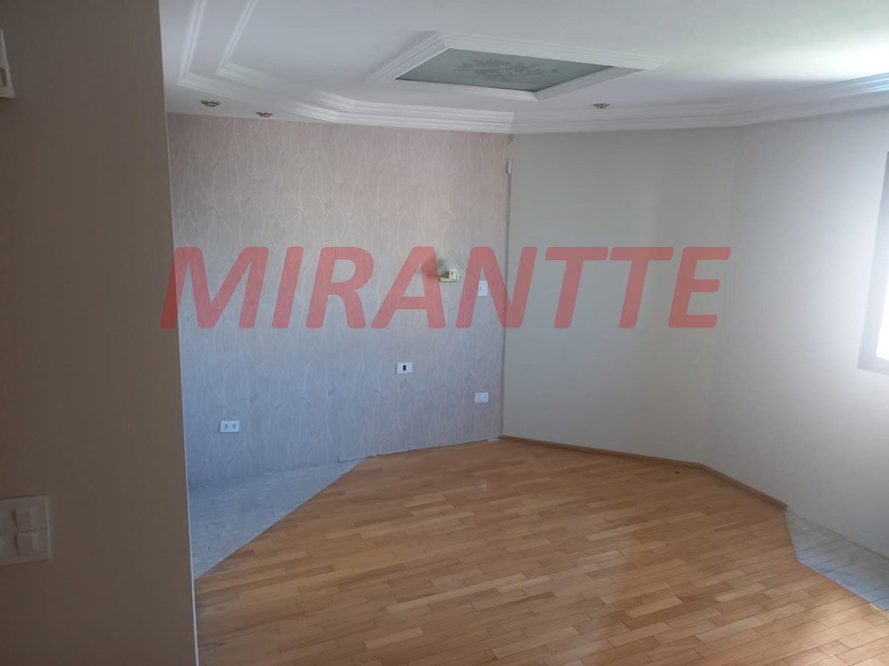 Apartamento de 240m² com 4 quartos em Água Fria