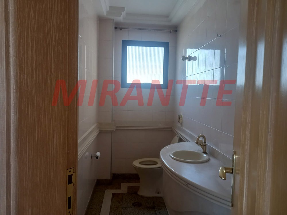 Apartamento de 240m² com 4 quartos em Água Fria