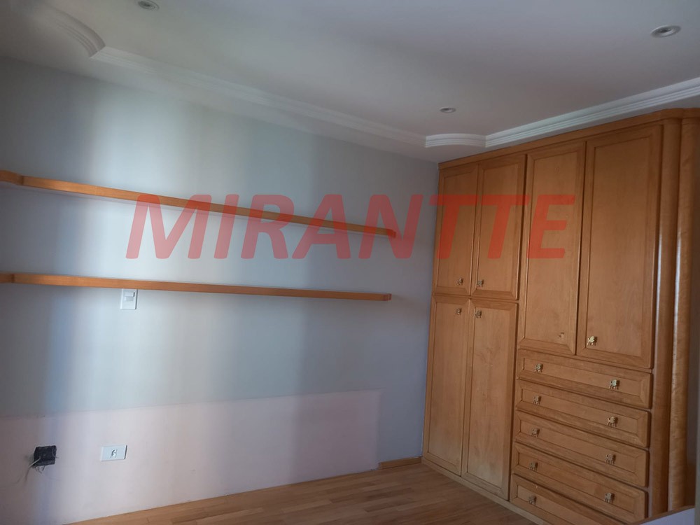 Apartamento de 240m² com 4 quartos em Água Fria