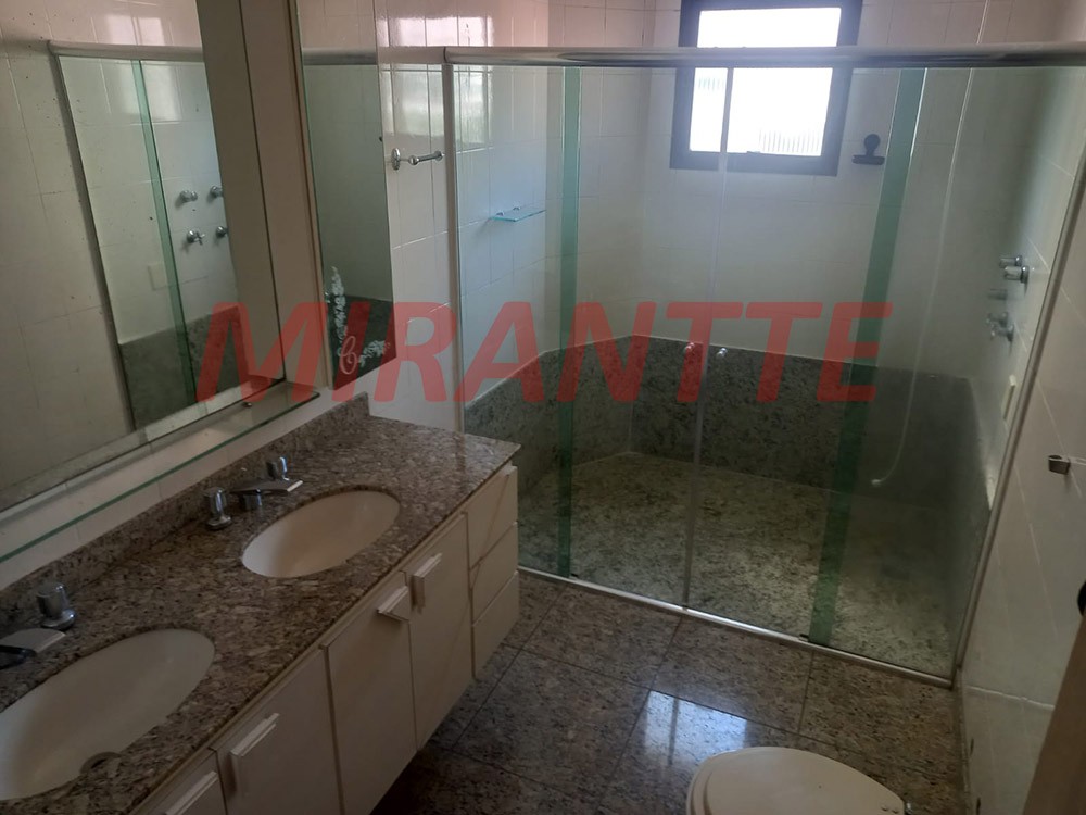 Apartamento de 240m² com 4 quartos em Água Fria