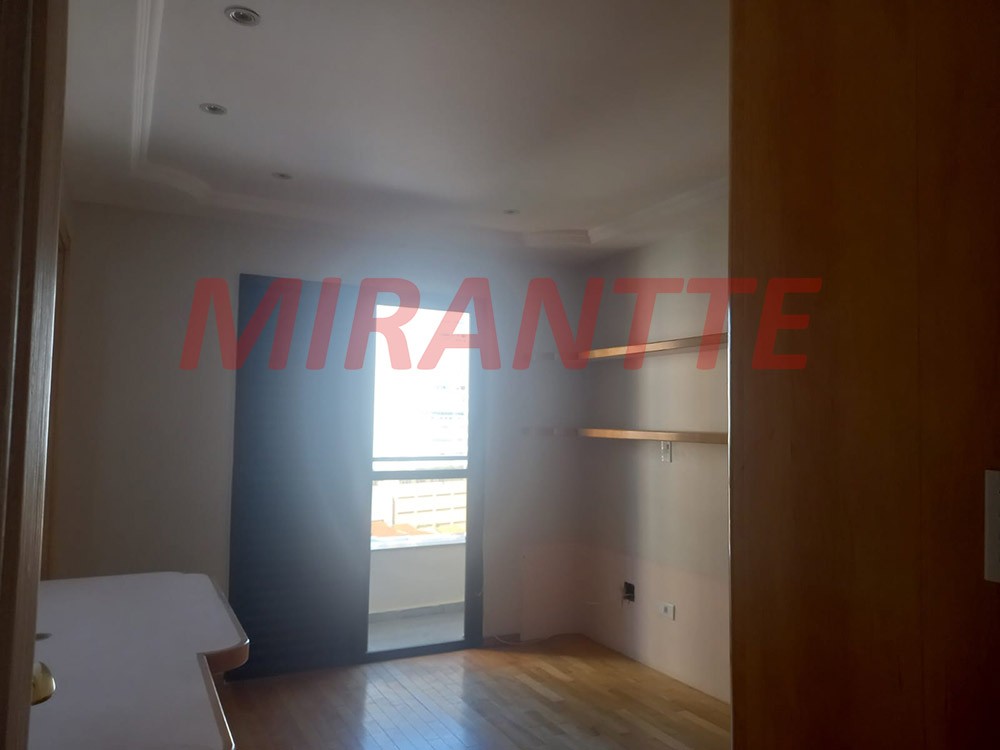 Apartamento de 240m² com 4 quartos em Água Fria