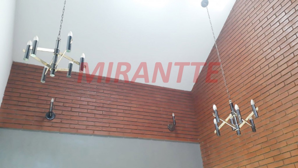 Sobrado de 300m² com 4 quartos em Alphaville