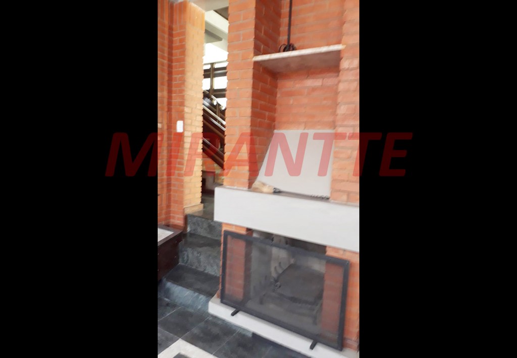 Sobrado de 300m² com 4 quartos em Alphaville