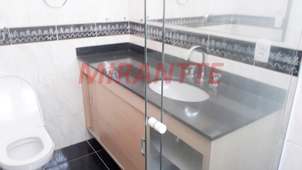 Sobrado de 300m² com 4 quartos em Alphaville