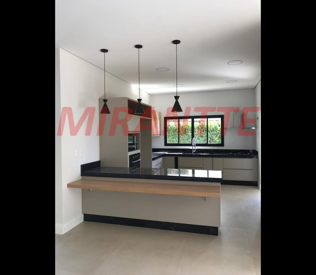 Casa terrea de 320m² com 3 quartos em Vila Itaici