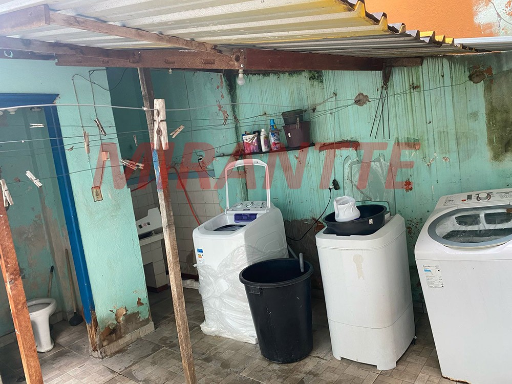 Sobrado de 102m² com 2 quartos em Água Fria
