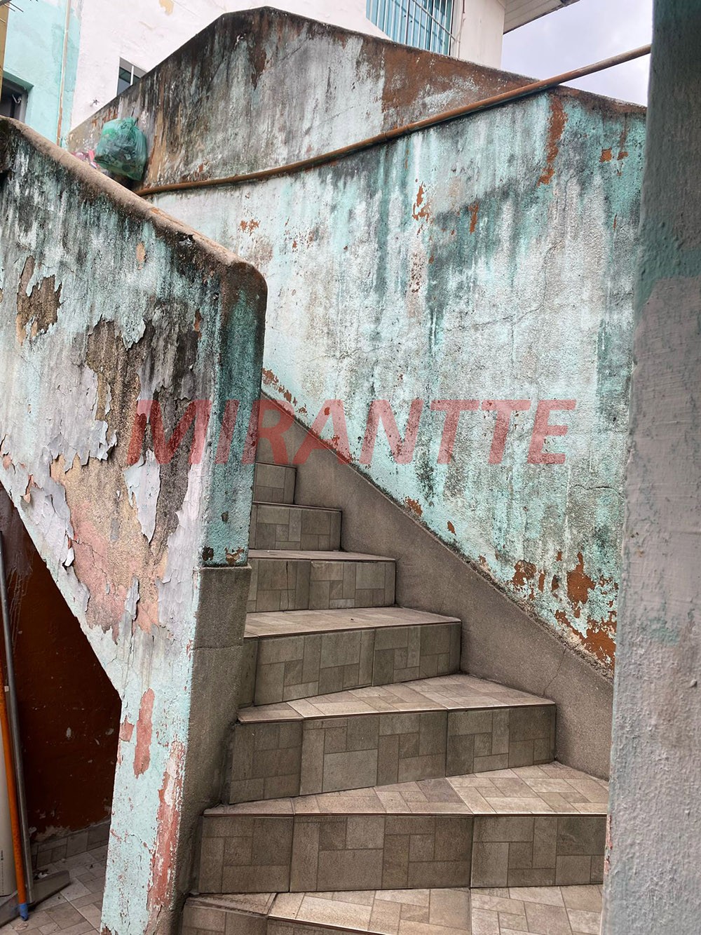 Sobrado de 102m² com 2 quartos em Água Fria