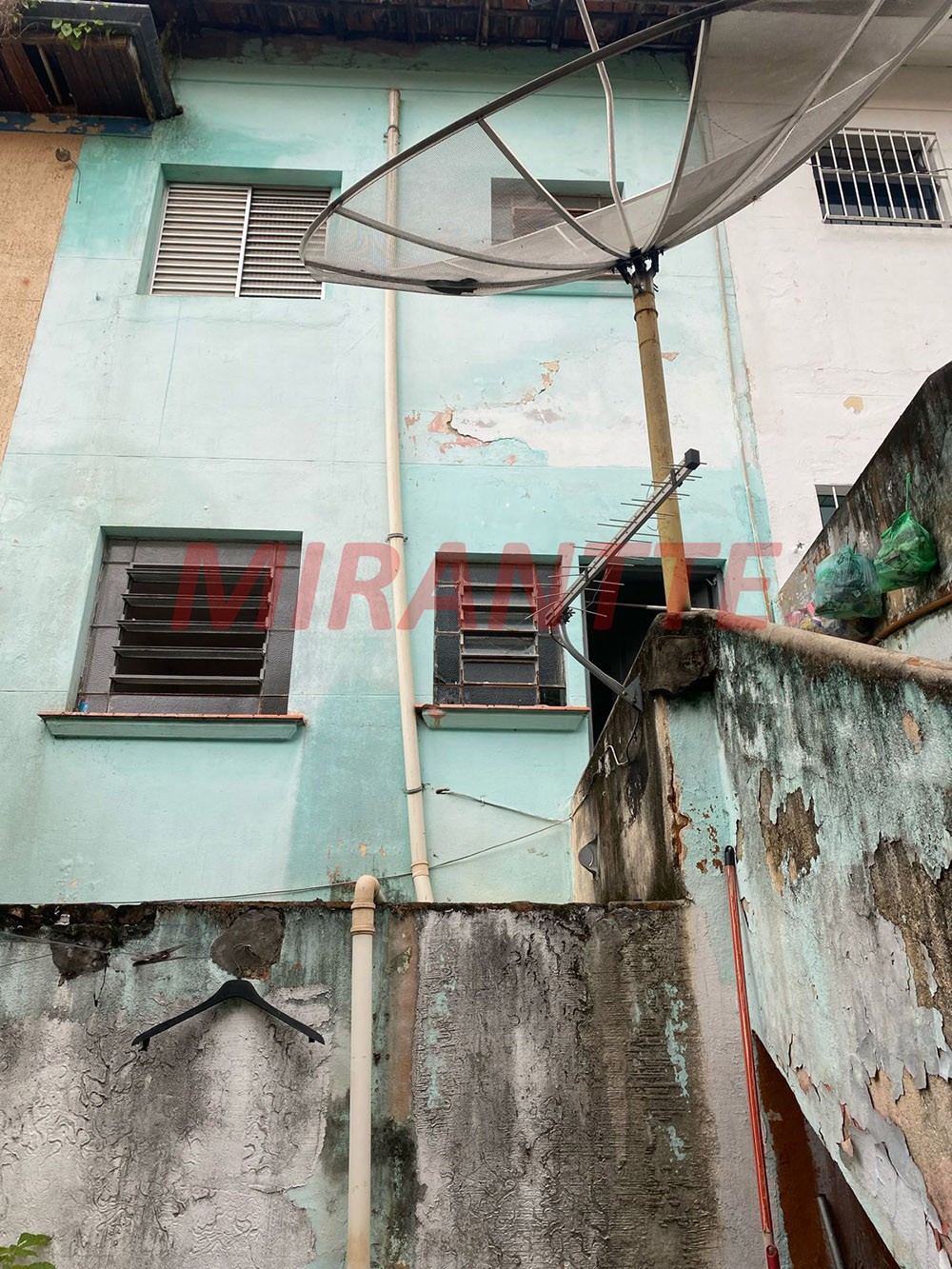 Sobrado de 102m² com 2 quartos em Água Fria