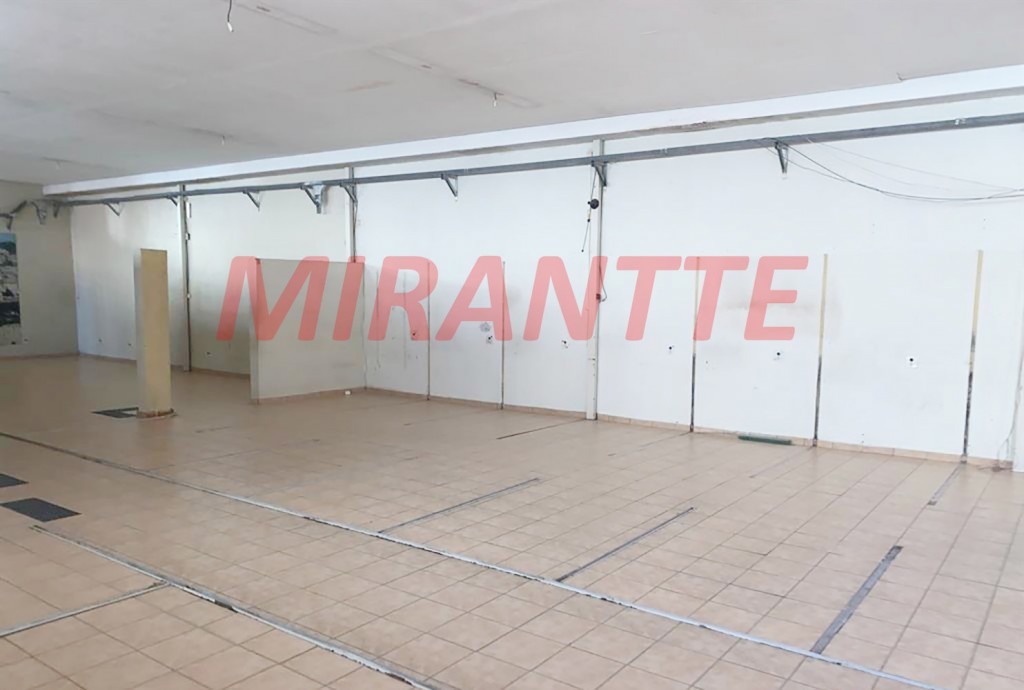 Comercial de 800m² em Santana