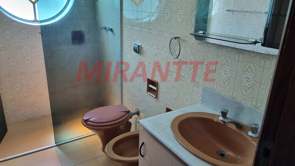 Sobrado de 254m² com 3 quartos em Vila Maria Alta