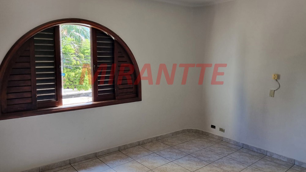 Sobrado de 254m² com 3 quartos em Vila Maria Alta