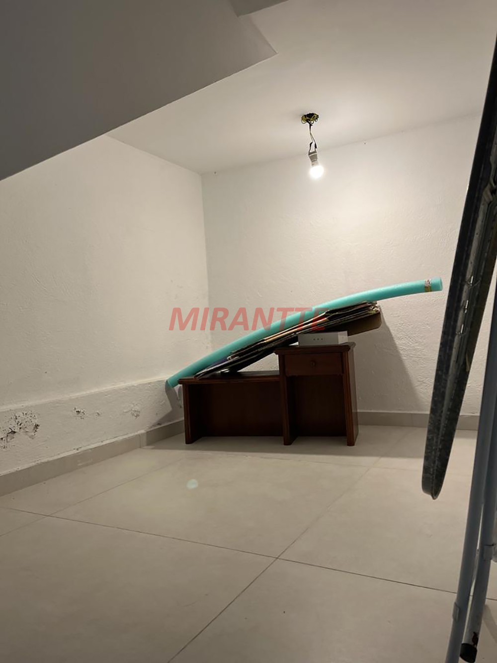 Sobrado de 305m² com 4 quartos em Alphaville