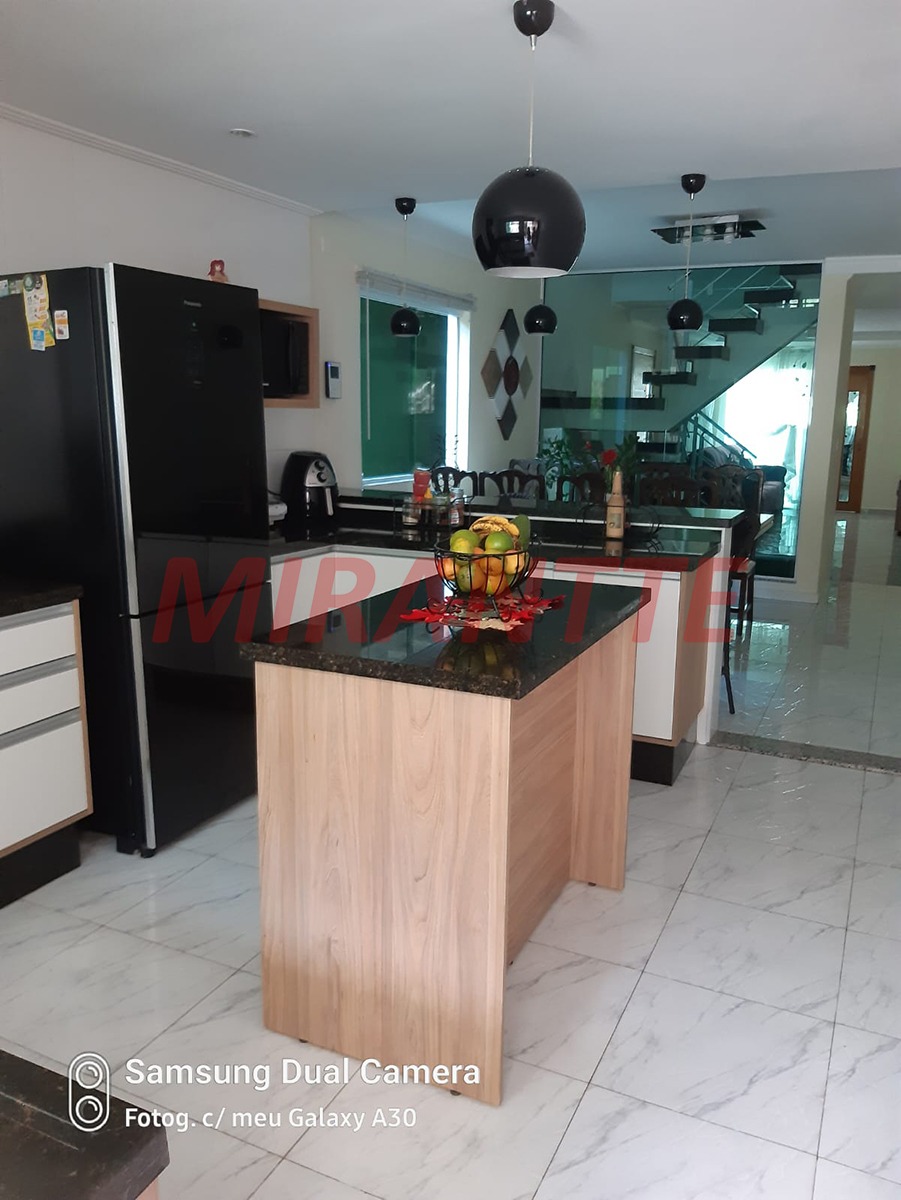 Sobrado de 265.61m² com 4 quartos em Vila Capitão Rabelo