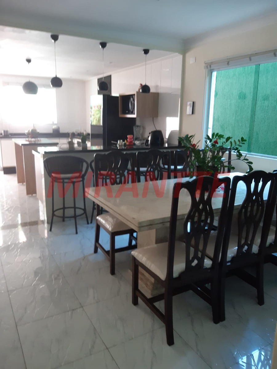 Sobrado de 265.61m² com 4 quartos em Vila Capitão Rabelo