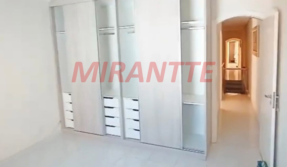 Sobrado de 220m² com 4 quartos em Vila Maria Alta