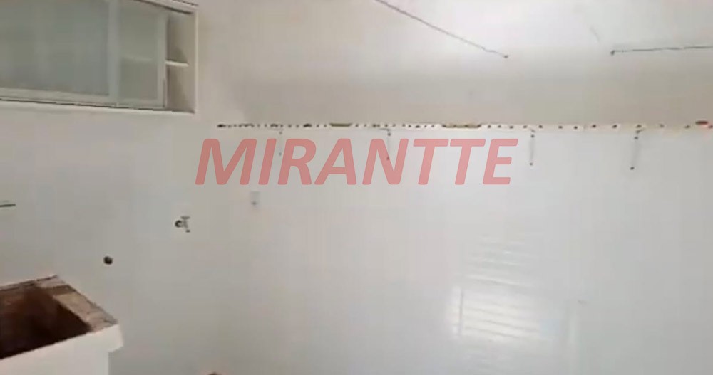 Sobrado de 220m² com 4 quartos em Vila Maria Alta