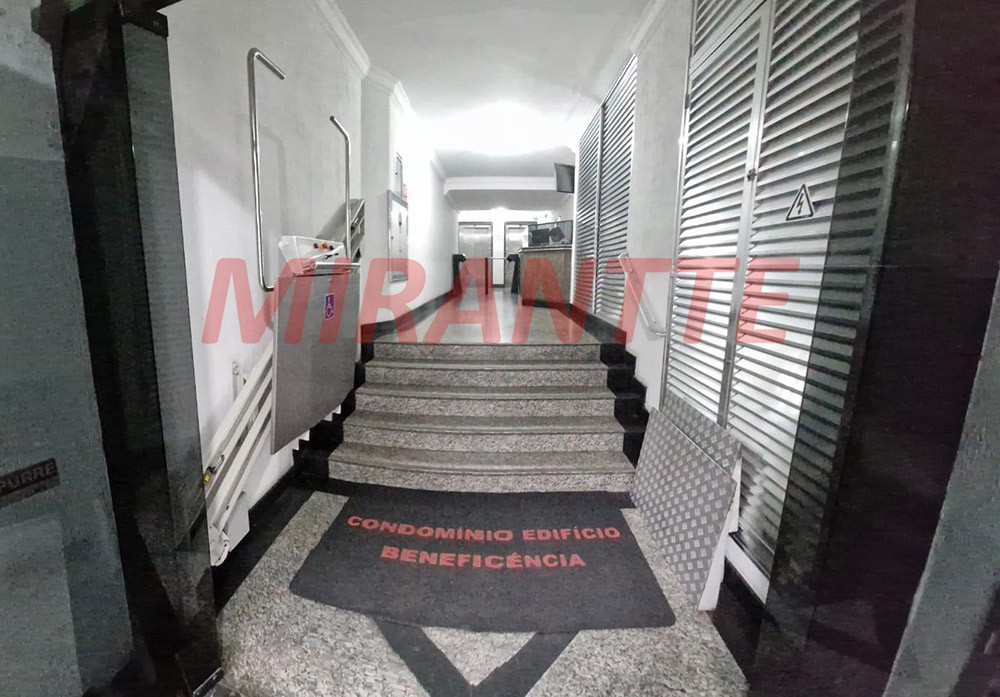 Conjunto comercial em Luz