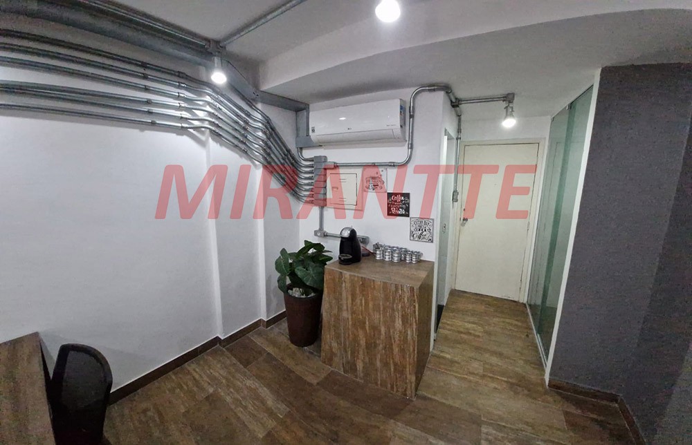 Conjunto comercial em Luz