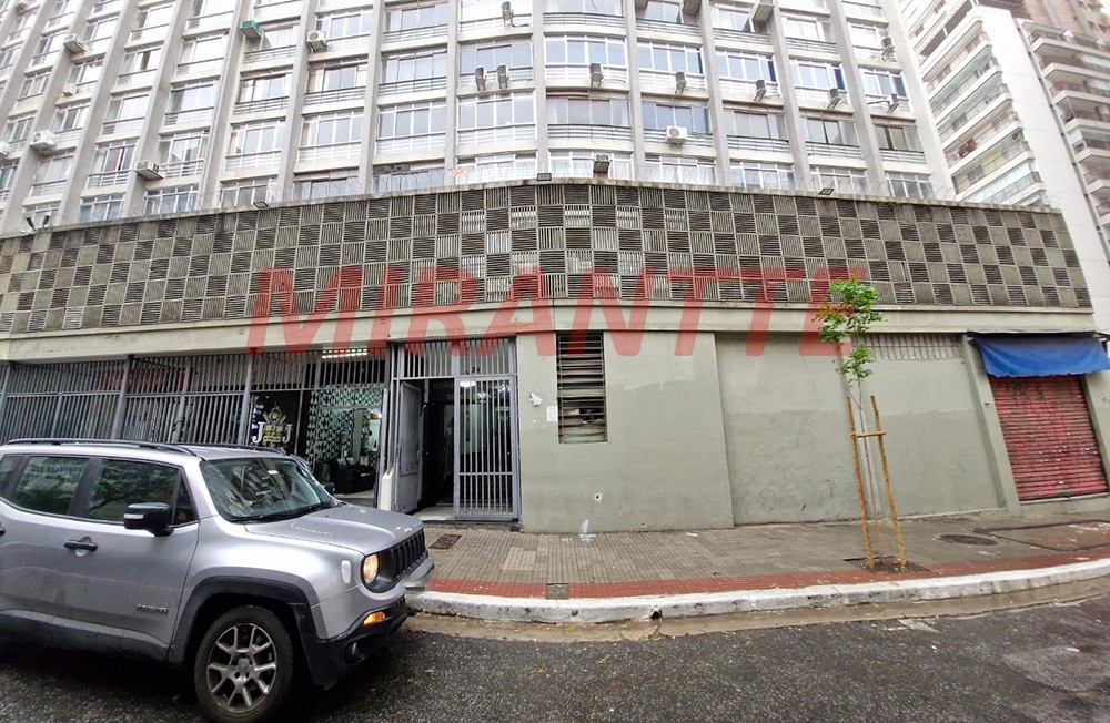 Conjunto comercial em Luz
