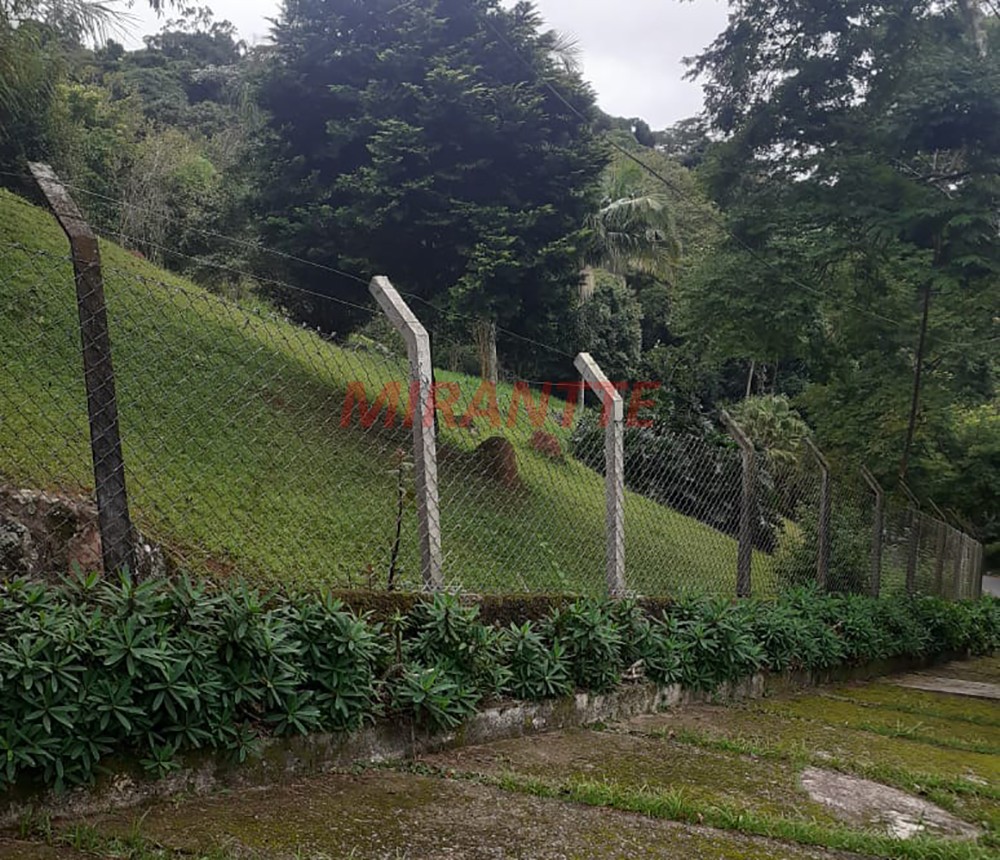 Terreno de 2.716m² em Serra da Cantareira