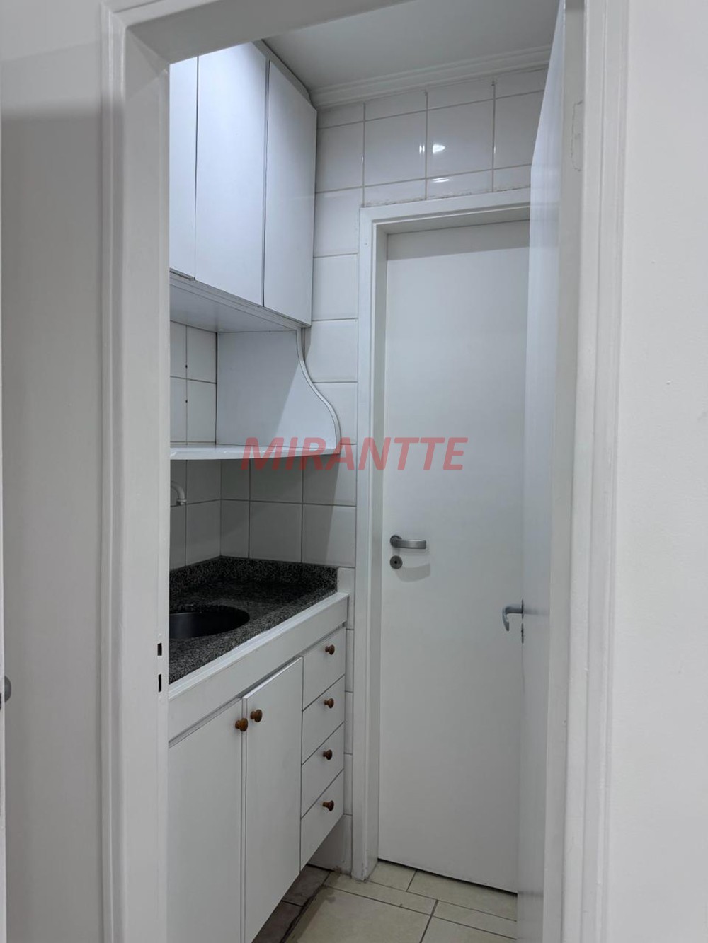 Conjunto comercial de 38m² em Água Fria