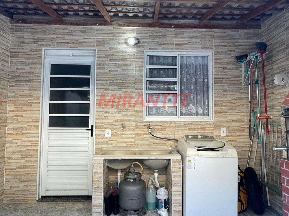 Cond. fechado com 2 quartos em Vila Nova Bonsucesso