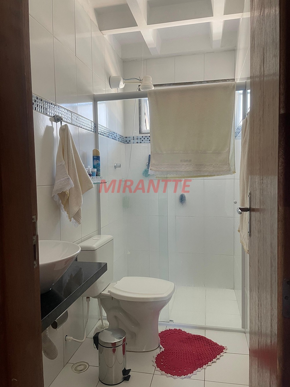 Cond. fechado com 2 quartos em Vila Nova Bonsucesso