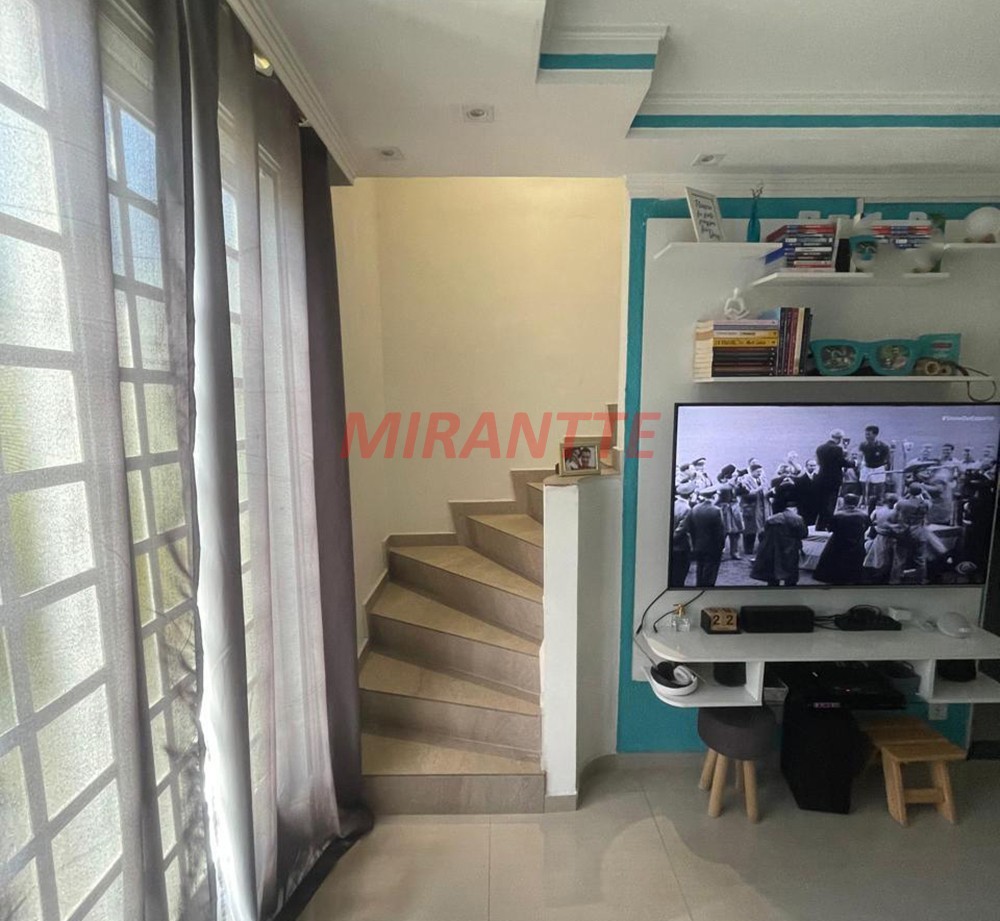 Cond. fechado com 2 quartos em Vila Nova Bonsucesso
