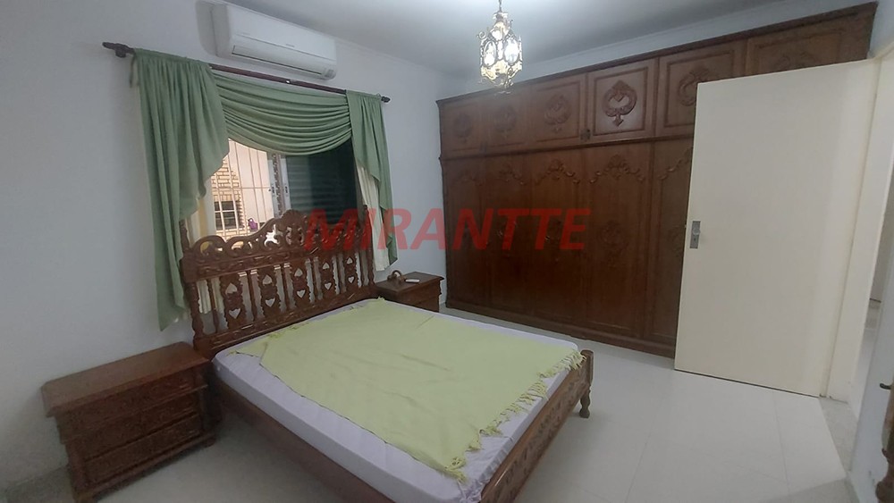 Casa terrea de 309m² com 4 quartos em Imirim
