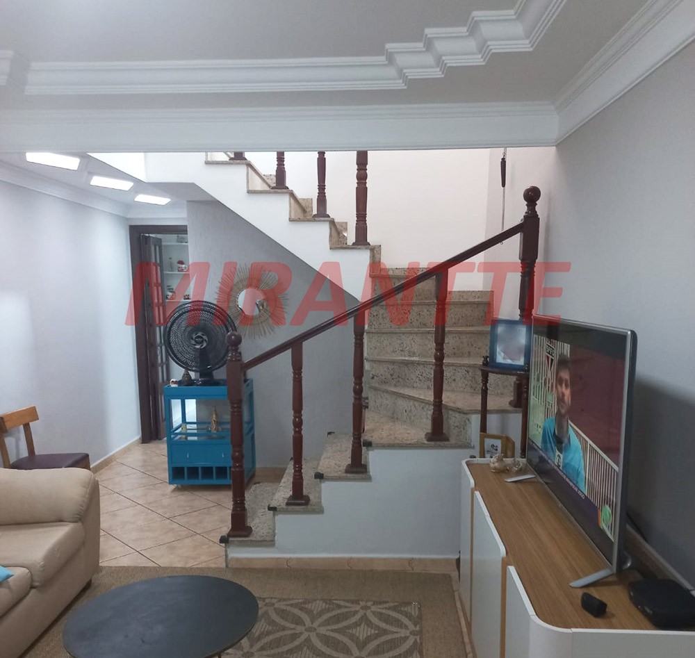 Sobrado de 123m² com 3 quartos em Água Fria