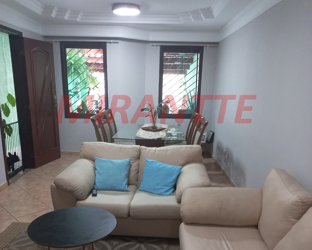 Sobrado de 123m² com 3 quartos em Água Fria