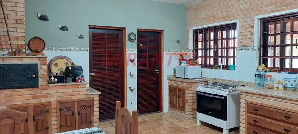 ChÁcara de 2000m² com 4 quartos em São Roque