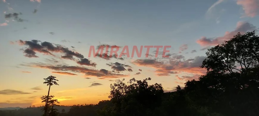 ChÁcara de 2000m² com 4 quartos em São Roque