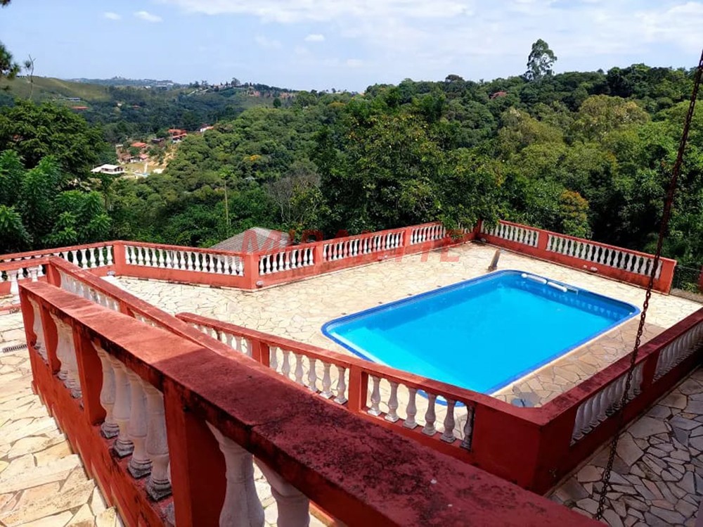ChÁcara de 2000m² com 4 quartos em São Roque