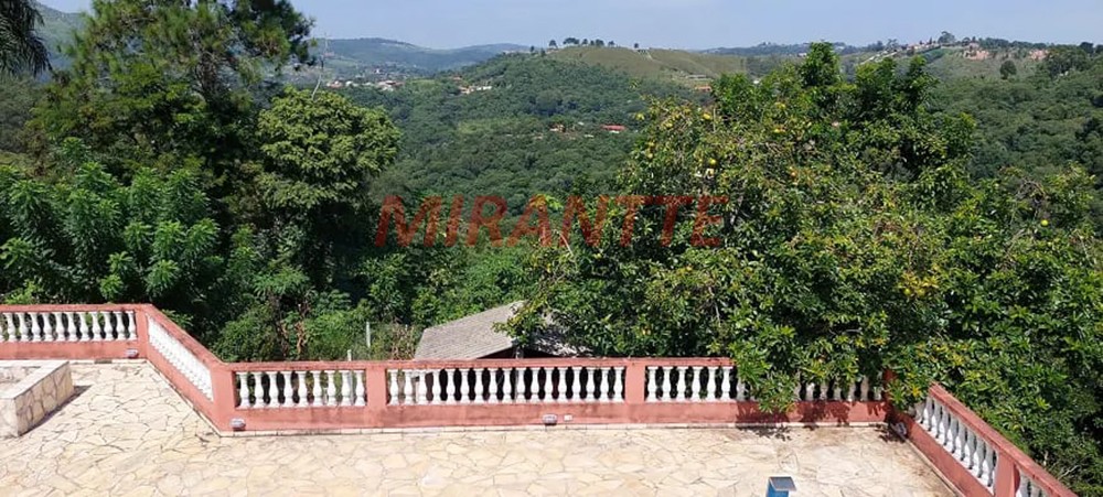 ChÁcara de 2000m² com 4 quartos em São Roque