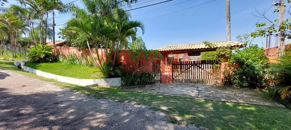 ChÁcara de 2000m² com 4 quartos em São Roque