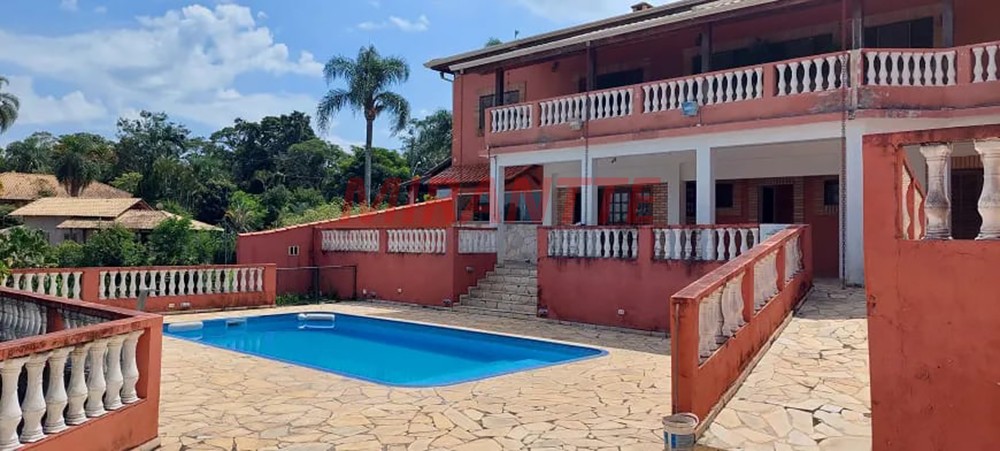 ChÁcara de 2000m² com 4 quartos em São Roque