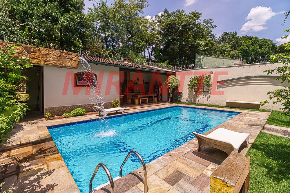 Sobrado de 560m² com 5 quartos em City América