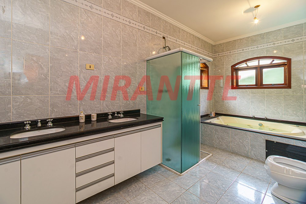Sobrado de 560m² com 5 quartos em City América