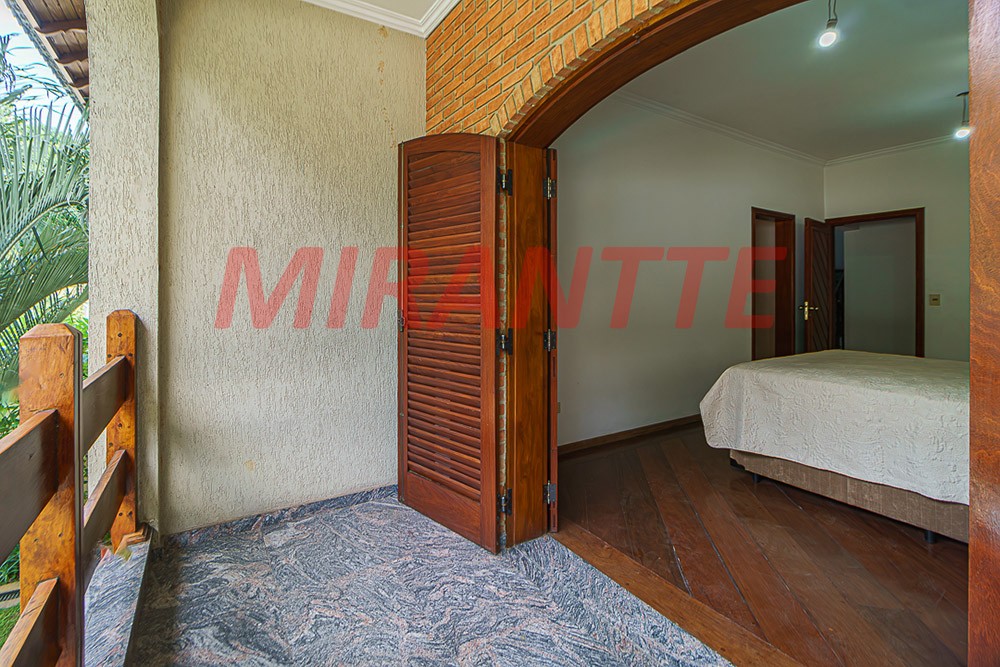 Sobrado de 560m² com 5 quartos em City América