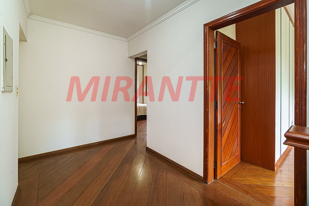 Sobrado de 560m² com 5 quartos em City América