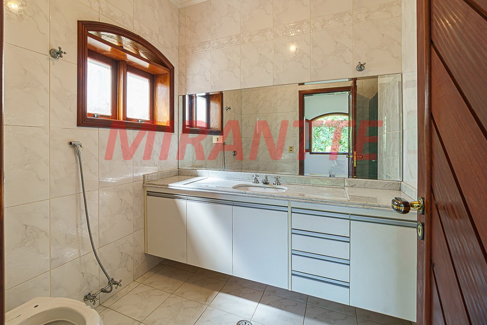 Sobrado de 560m² com 5 quartos em City América